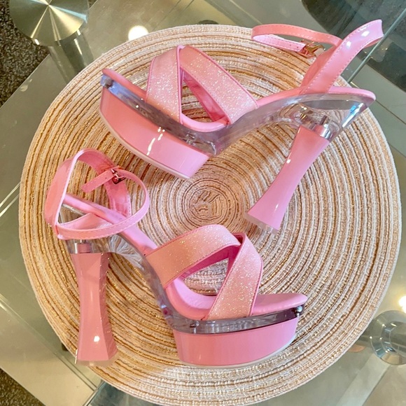 NWT Barbie pink princess glass Cinderella slippers platform heels (7.5/88.5)HP🎉 - Picture 4 of 16